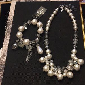 Traci Lynn Pearlesque Necklace bracelet set
